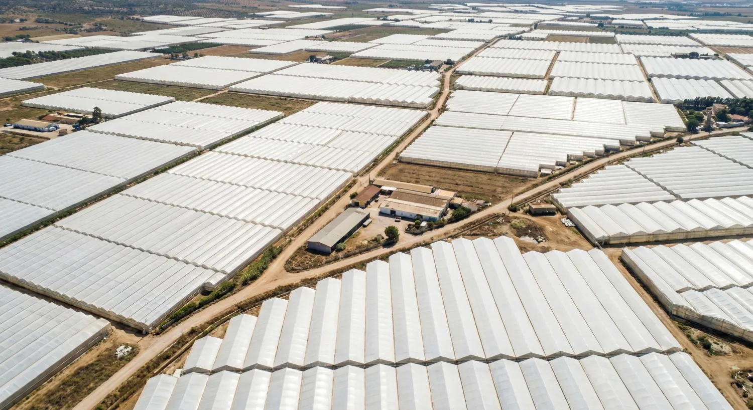 مشخصات گلخانه اسپانیایی